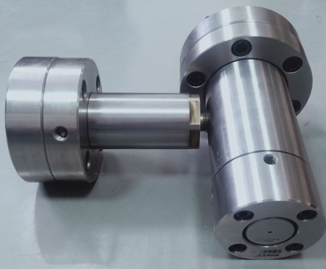 Коэкструзия — это процесс экструзии двух или более пластиковых материалов через одну матрицу.