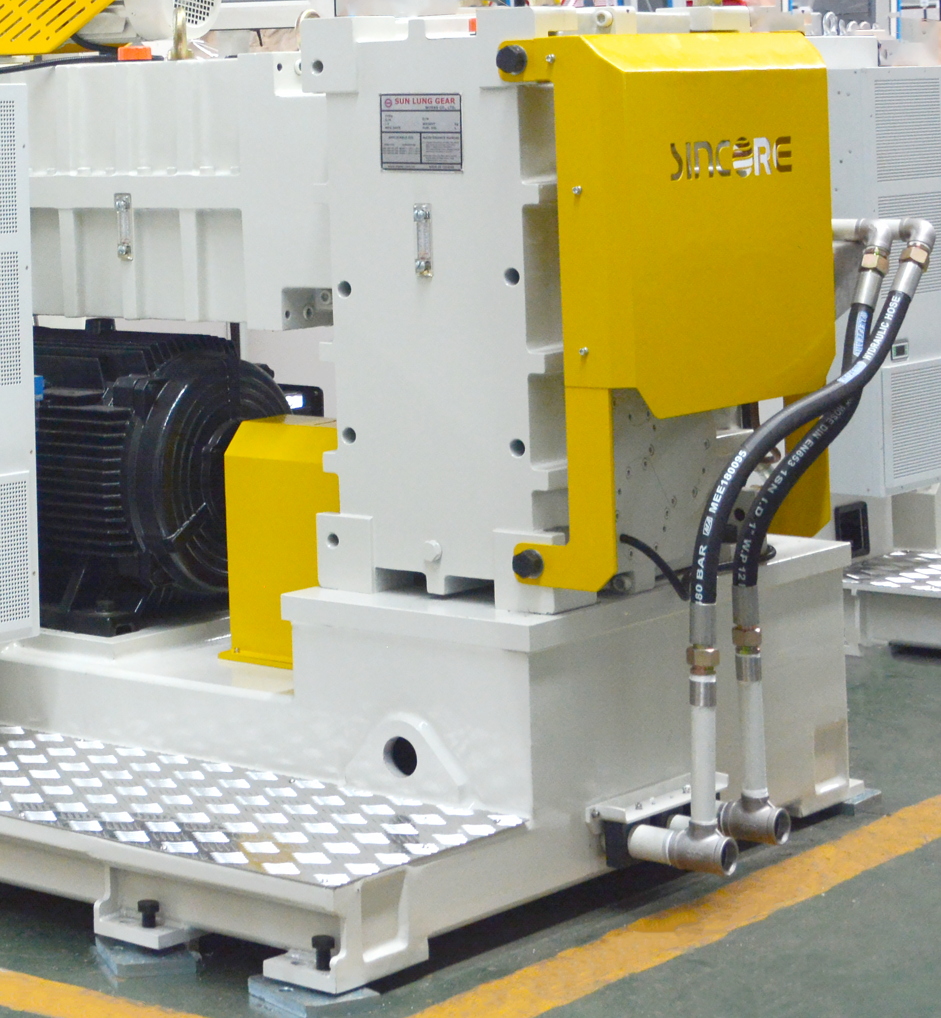 双主机12-дюймовый экран