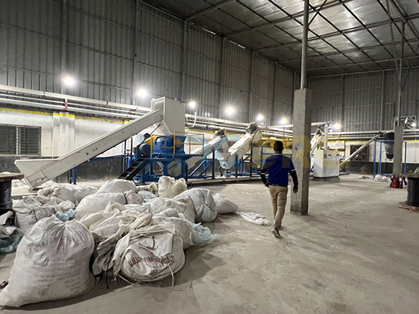 Линия по переработке полиэтиленовых бутылок