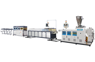 Экструзионная линия для производства труб из ПВХ с четырьмя выходами